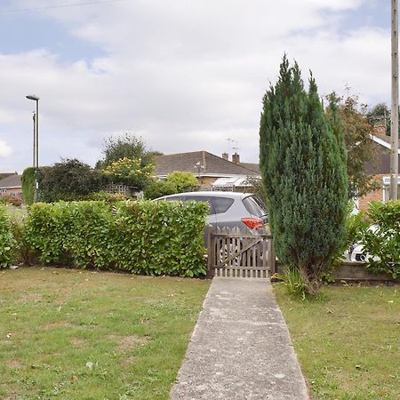 Villa Little London Bognor Regis Exterior foto